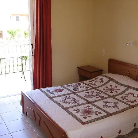 Pythos Apartment *